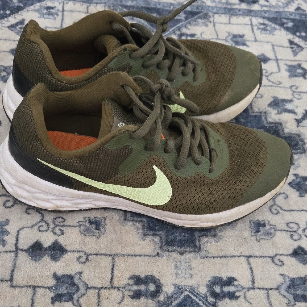 Nike Olive Green Sneakers